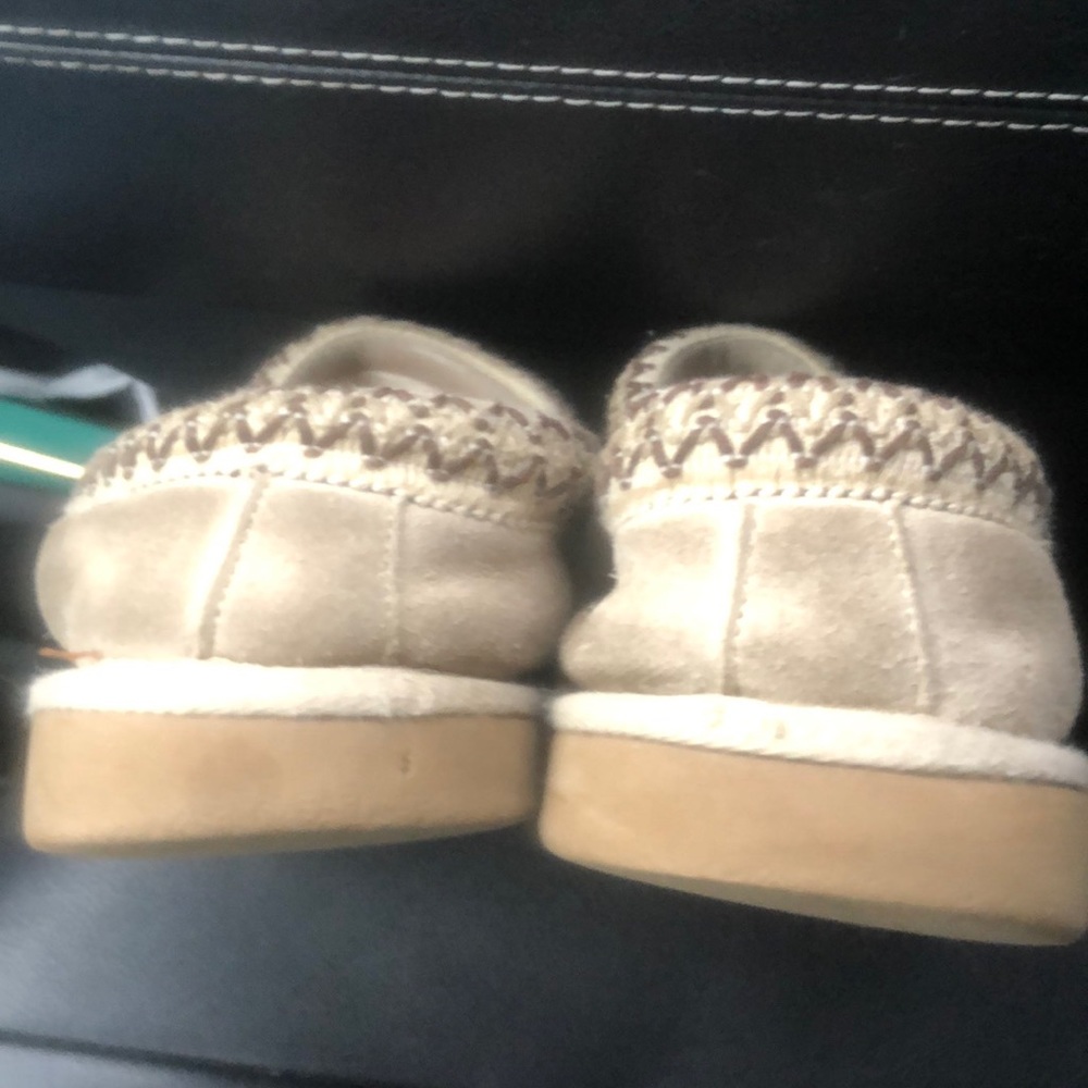 Uggs - Picture 5 of 7